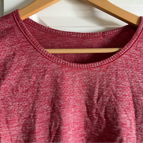 Lululemon Breeze By Long Sleeve
Heathered Cranberry - Picture 8 of 8